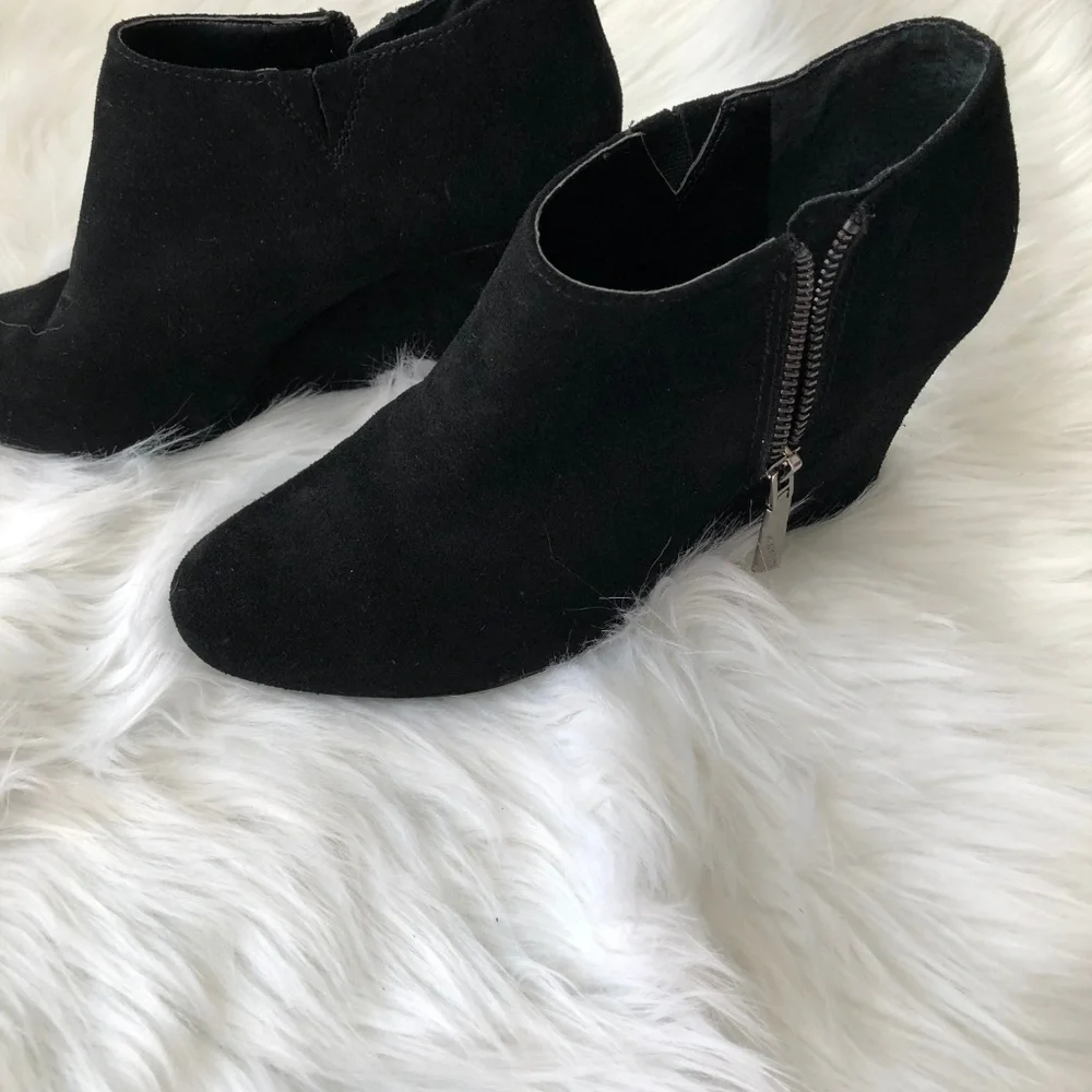 Vince Camuto Daysha Wedge Bootie sz 8.5